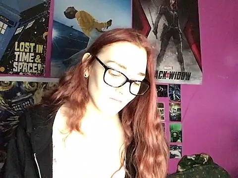 Snapshot of ivysplayhouse chatting on 10/03/25, 11:18 ivysplayhouse online show from 10/03/25, 11:18