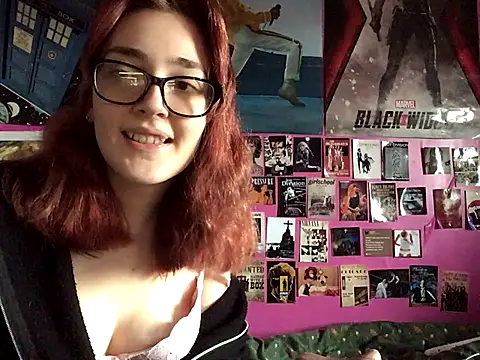 Snapshot of ivysplayhouse chatting on 10/18/25, 11:33 ivysplayhouse online show from 10/18/25, 11:33