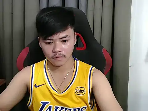 hot emman online show from 10/26/25, 04:40