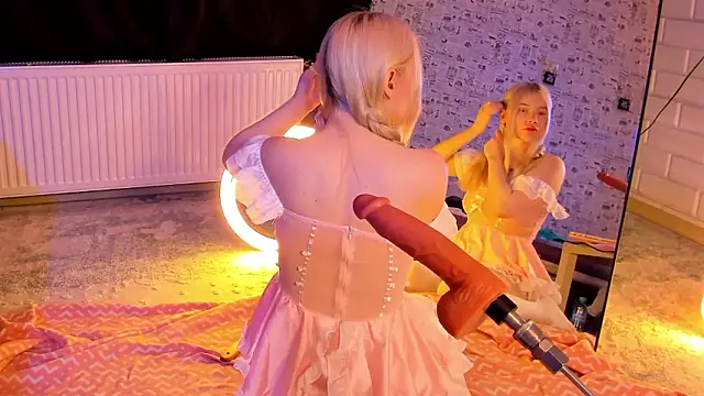 Lillie Berry online show from 02/22/26, 05:08