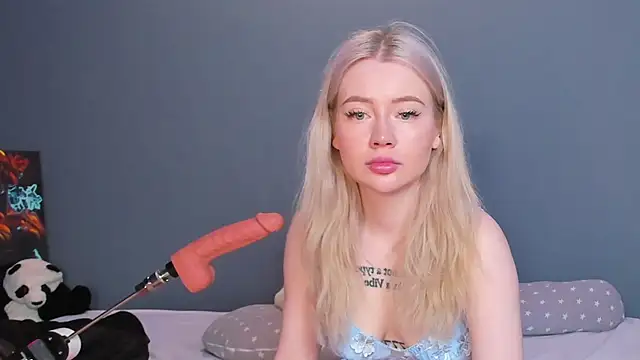 Lillie Berry online show from 04/22/26, 04:48