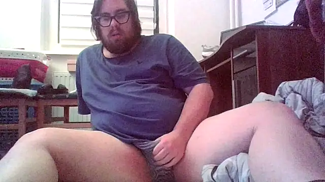 chubbyDavid1998 online show from 12/22/25, 10:51