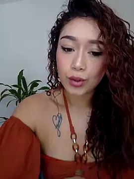 Snapshot of LilithAmber11 chatting on 09/09/25, 05:01 LilithAmber11 online show from 09/09/25, 05:01