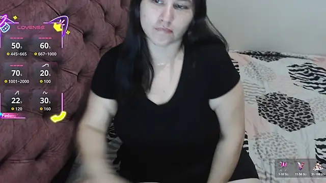 victoriadaniela online show from 12/18/25, 10:27