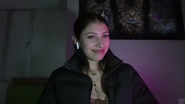 Snapshot of AriaBliss- chatting on 09/25/25, 03:21 AriaBliss- online show from 09/25/25, 03:21