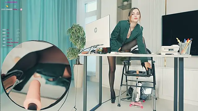 milahouston online show from 12/05/25, 07:06