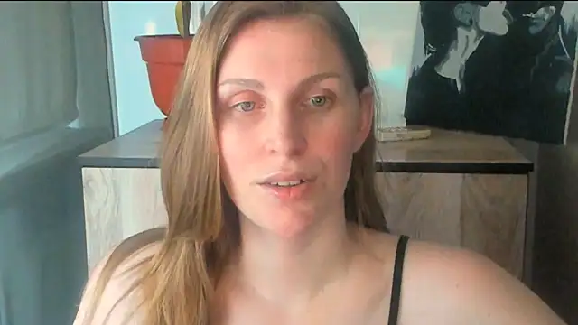 JuliaMuuun online show from 04/24/26, 07:27