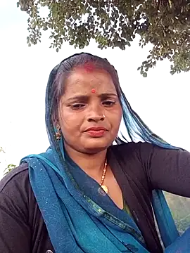 Neelamt12 online show from 10/13/25, 08:58