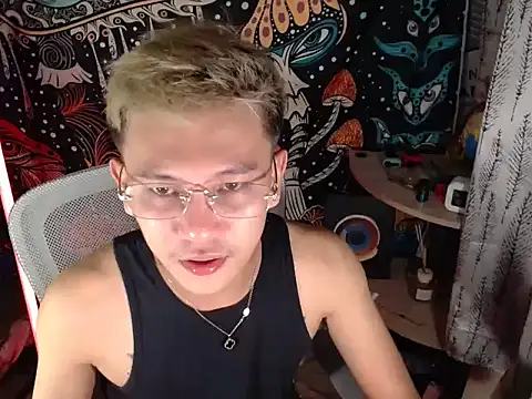RalfAsian25 online show from 05/05/26, 12:24