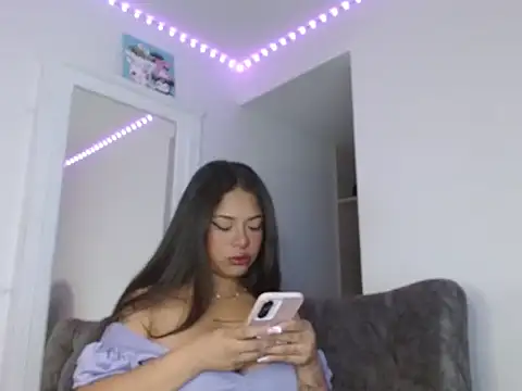 reina reina online show from 09/24/25, 10:46