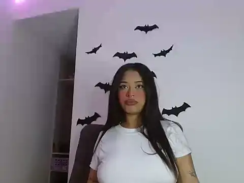 reina reina online show from 10/29/25, 10:11