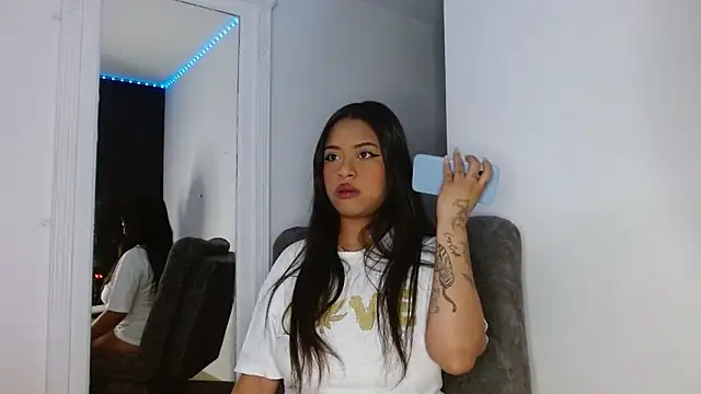 reina reina online show from 02/02/26, 02:32