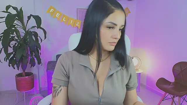 Julieta92  online show from 04/28/26, 09:20