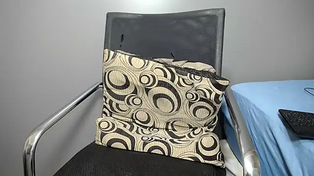 Snapshot of Ozimpho chatting on 02/25/26, 10:03 Ozimpho online show from 02/25/26, 10:03