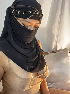 Amyraa  online show from 10/05/25, 12:36