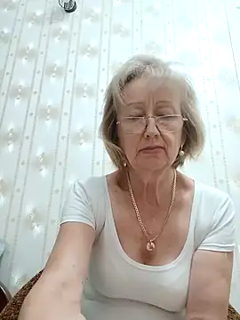 AlikaSwan5821 online show from 09/08/25, 07:24