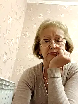 AlikaSwan5821 online show from 09/25/25, 11:58