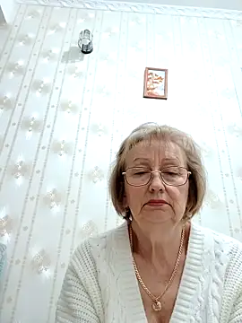 AlikaSwan5821 online show from 12/04/25, 08:17