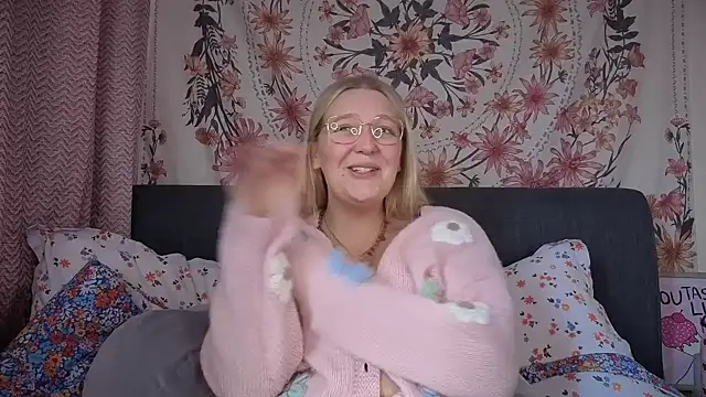 Daisyxoxo  online show from 11/24/25, 09:53