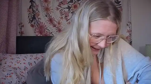 Daisyxoxo  online show from 11/30/25, 09:46