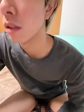 juri20cm online show from 04/23/26, 12:34