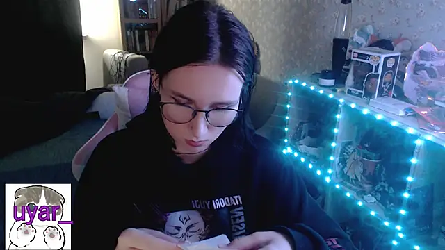 Snapshot of s_cara chatting on 09/15/25, 01:11 s cara online show from 09/15/25, 01:11