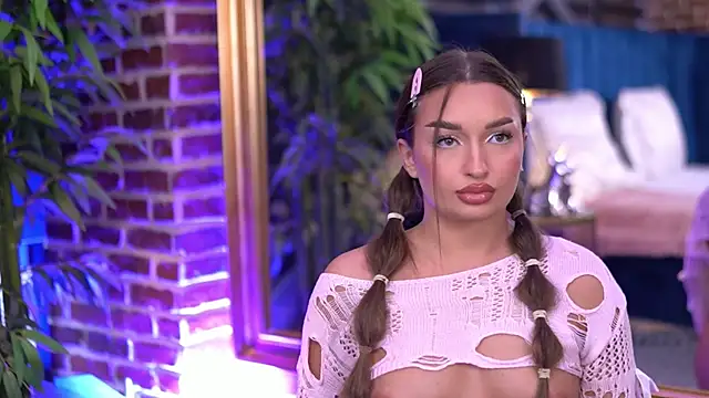 MillaSerene online show from 11/07/25, 06:46