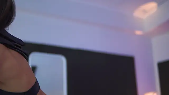 KyssaraPlay online show from 10/17/25, 07:27