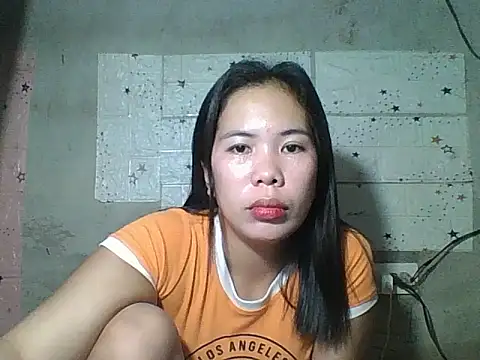 Snapshot of pinaysinglemommm chatting on 09/10/25, 08:36 pinaysinglemommm online show from 09/10/25, 08:36