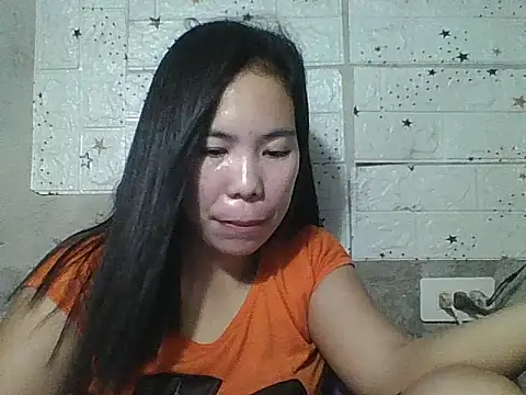 Snapshot of pinaysinglemommm chatting on 09/16/25, 08:59 pinaysinglemommm online show from 09/16/25, 08:59