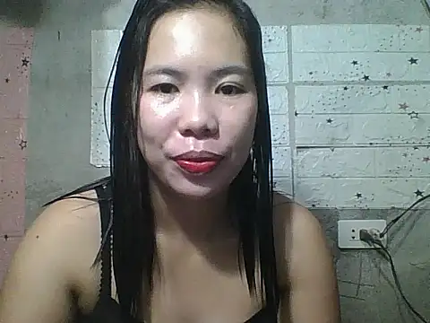 Snapshot of pinaysinglemommm chatting on 09/18/25, 08:44 pinaysinglemommm online show from 09/18/25, 08:44