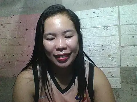 Snapshot of pinaysinglemommm chatting on 10/11/25, 09:24 pinaysinglemommm online show from 10/11/25, 09:24