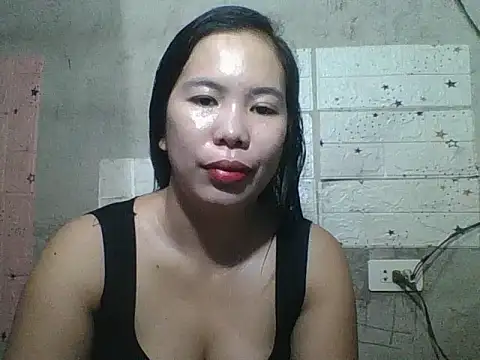 Snapshot of pinaysinglemommm chatting on 10/16/25, 08:21 pinaysinglemommm online show from 10/16/25, 08:21