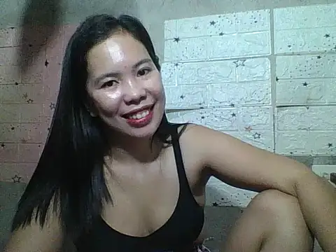 Snapshot of pinaysinglemommm chatting on 10/19/25, 08:53 pinaysinglemommm online show from 10/19/25, 08:53