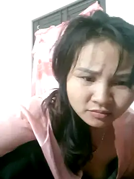 Snapshot of Heulwen-22 chatting on 10/24/25, 12:52 Heulwen-22 online show from 10/24/25, 12:52