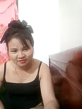 Snapshot of Heulwen-22 chatting on 11/02/25, 09:44 Heulwen-22 online show from 11/02/25, 09:44