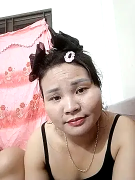 Snapshot of Heulwen-22 chatting on 11/03/25, 12:06 Heulwen-22 online show from 11/03/25, 12:06