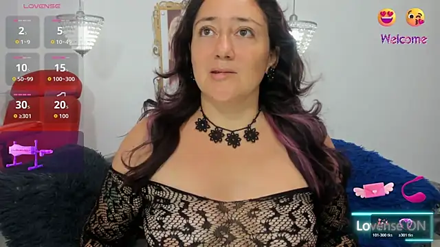 naughty milf esmeralda online show from 04/18/26, 02:37