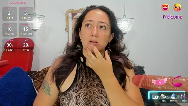 naughty milf esmeralda online show from 04/22/26, 02:47