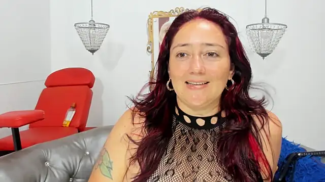 naughty milf esmeralda online show from 05/15/26, 02:35