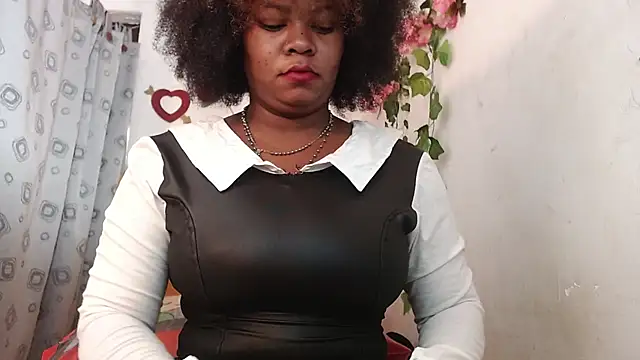 LULU ALANAA  online show from 09/12/25, 02:17