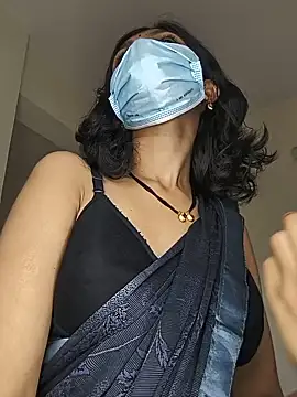 Shivani2002 online show from 06/30/26, 09:43