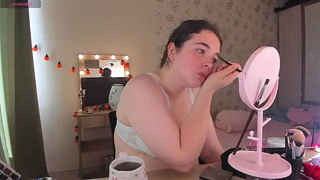 Alice next door online show from 07/21/26, 11:01