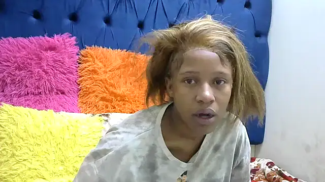 Snapshot of CURVYBABExxx chatting on 09/16/25, 11:17 CURVYBABExxx online show from 09/16/25, 11:17