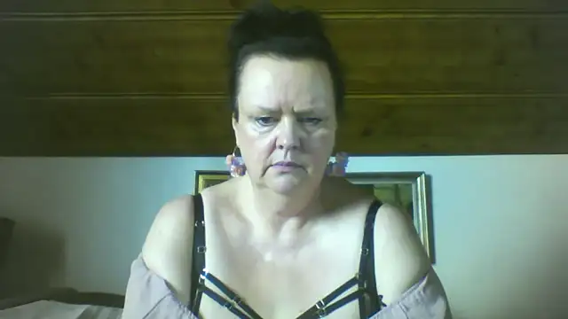 Snapshot of TiffanyMature chatting on 09/09/25, 02:05 TiffanyMature online show from 09/09/25, 02:05