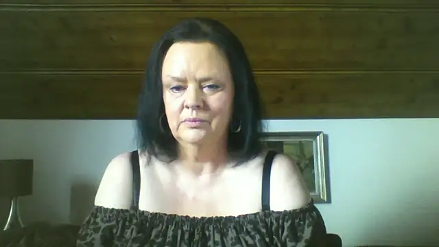 Snapshot of TiffanyMature chatting on 09/15/25, 07:19 TiffanyMature online show from 09/15/25, 07:19