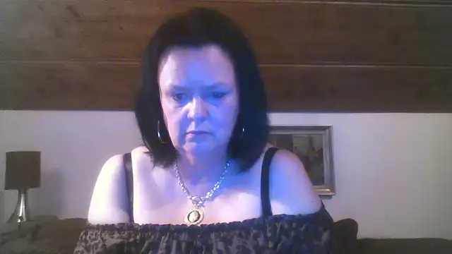 Snapshot of TiffanyMature chatting on 09/15/25, 08:20 TiffanyMature online show from 09/15/25, 08:20