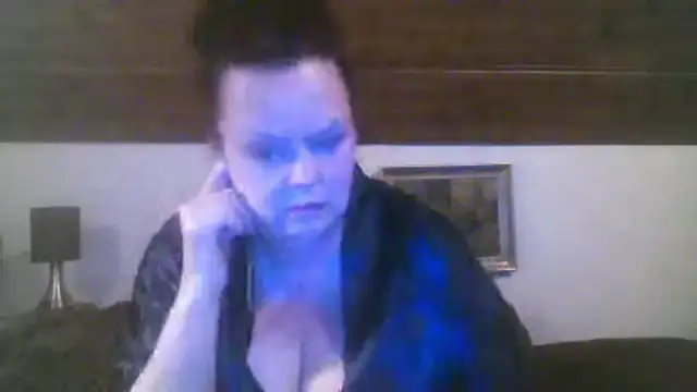 Snapshot of TiffanyMature chatting on 09/20/25, 08:21 TiffanyMature online show from 09/20/25, 08:21
