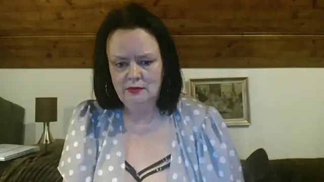 Snapshot of TiffanyMature chatting on 10/04/25, 10:19 TiffanyMature online show from 10/04/25, 10:19