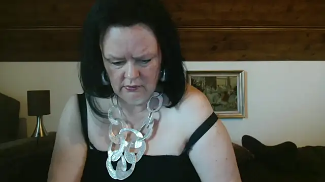 Snapshot of TiffanyMature chatting on 10/12/25, 02:16 TiffanyMature online show from 10/12/25, 02:16